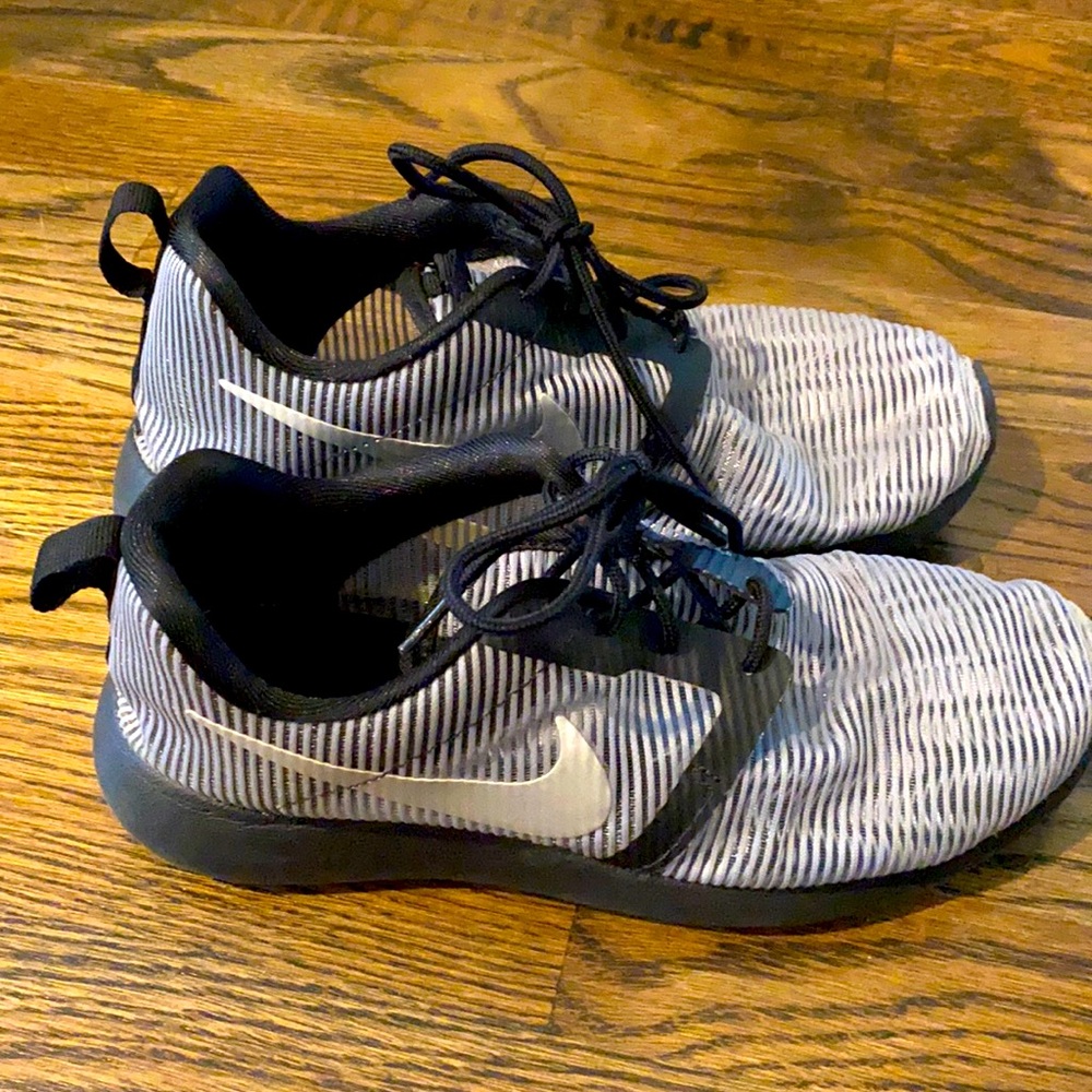Women’s Nike running shoes- size 6.5